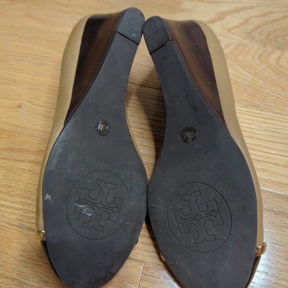 Tory Burch Pacey Brown Leather Black Cap Toe +gold bar 2.5" Wedge Heel EUC 6.5 - Picture 4 of 7